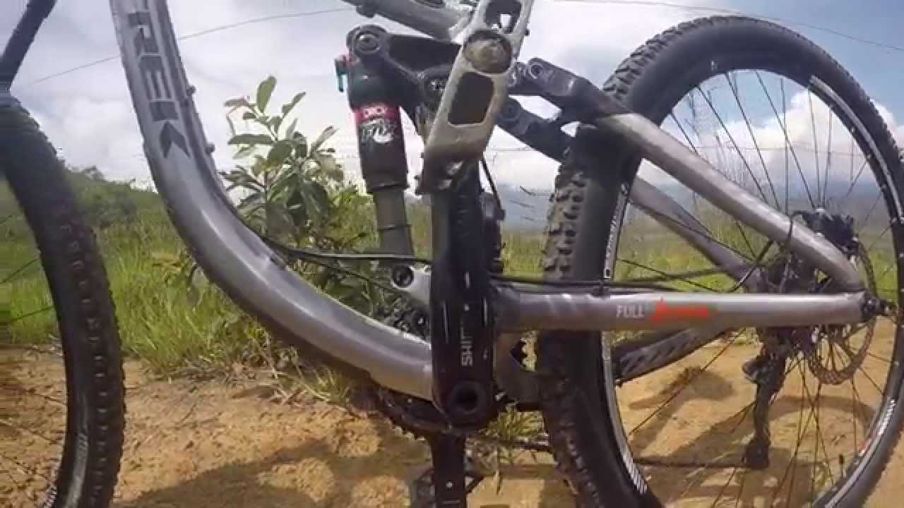 Colombia Bike Junkies Mountain Biking in San Gil, Columbia Nov 2015
