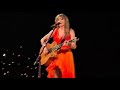 Taylor Swift performing "Say don