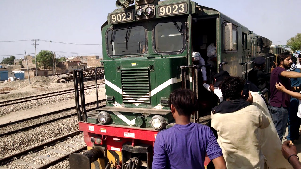 Train Passengers Protesting Due to Air Condition Failure