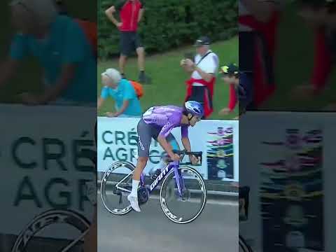 Massive sprint! 🤯 Alessandro Covi launches early and holds on to win Giro del Veneto! 🇮🇹