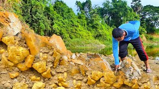 Amazing gold treasure accidentally discovered under mountain with excavated metal tools.