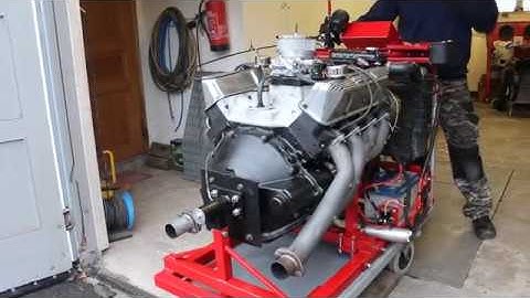 Ford FE 390 on test stand (open headers).