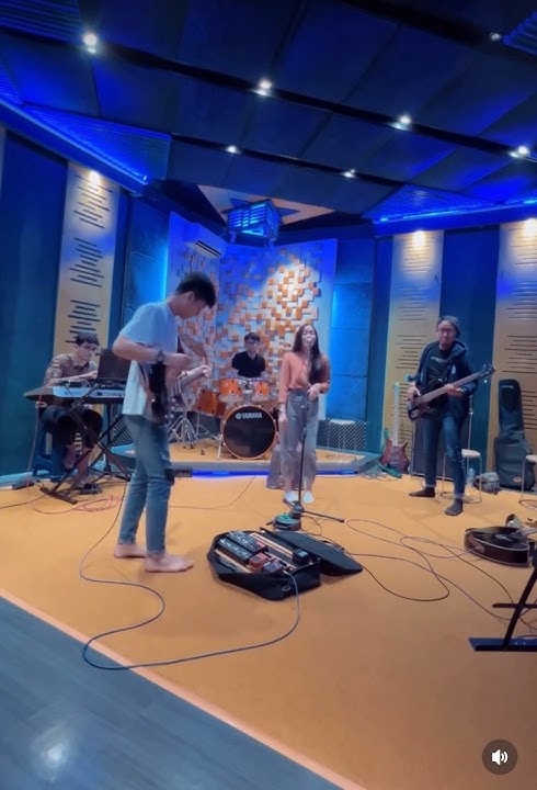 Friday Feeling “D D S” 🥰❤️ #fridayfeeling #anakband #music #live #excercise #fypage #fyp #fyi