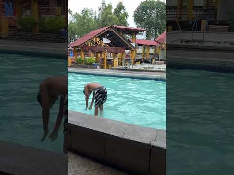 Epic swimming dive 😂 #ytshorts  #ytviral  #swimming #youtubeshorts