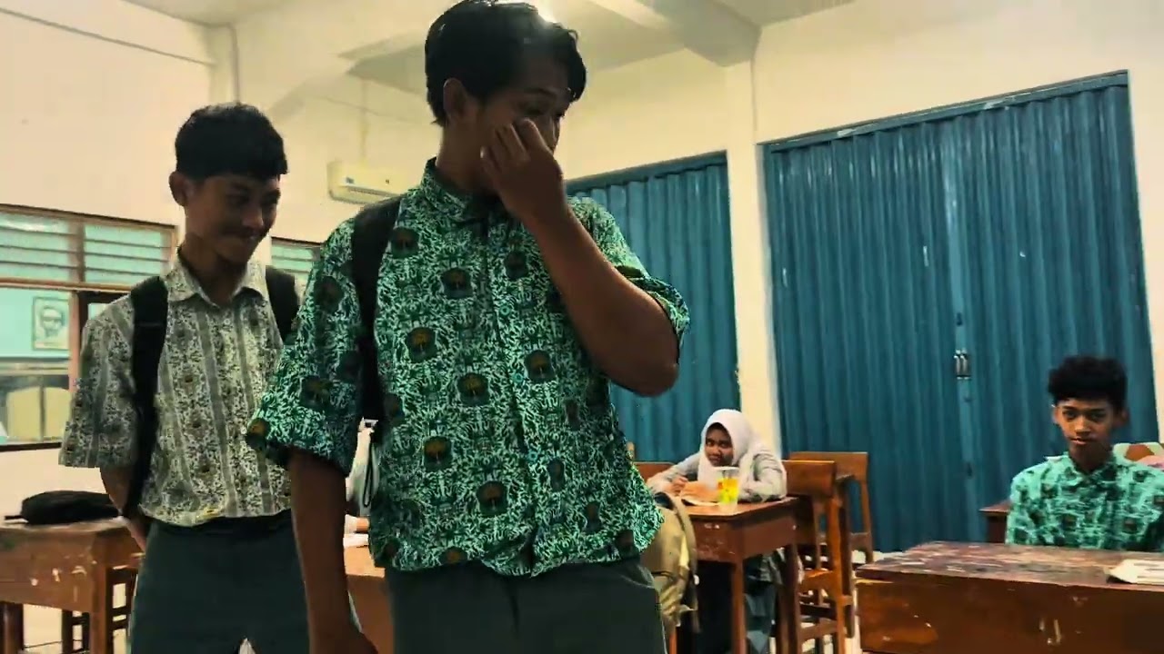 CERITA SMA DAN IPM (UJIAN PRAKTEK KELAS XII SENI EPRTUNJUKAN SMAM 4 LAMONGAN)