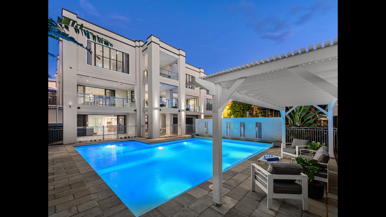 16 Gabrielle Place, Manly West | A True Executive Residence