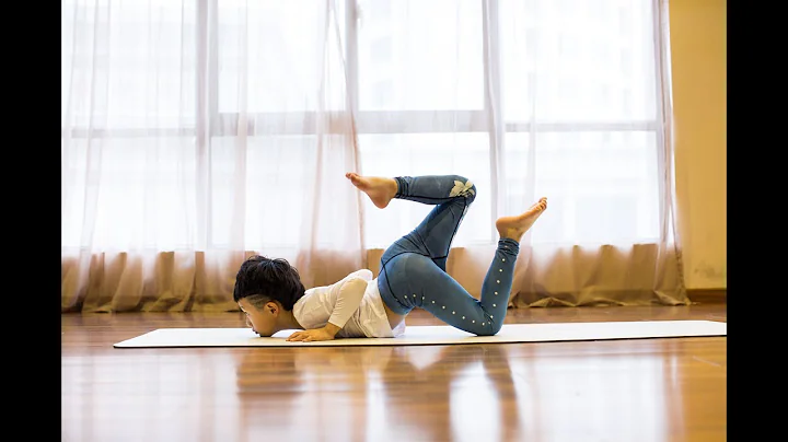 7岁男孩做瑜伽教练，赚了十几万 - 天天要闻