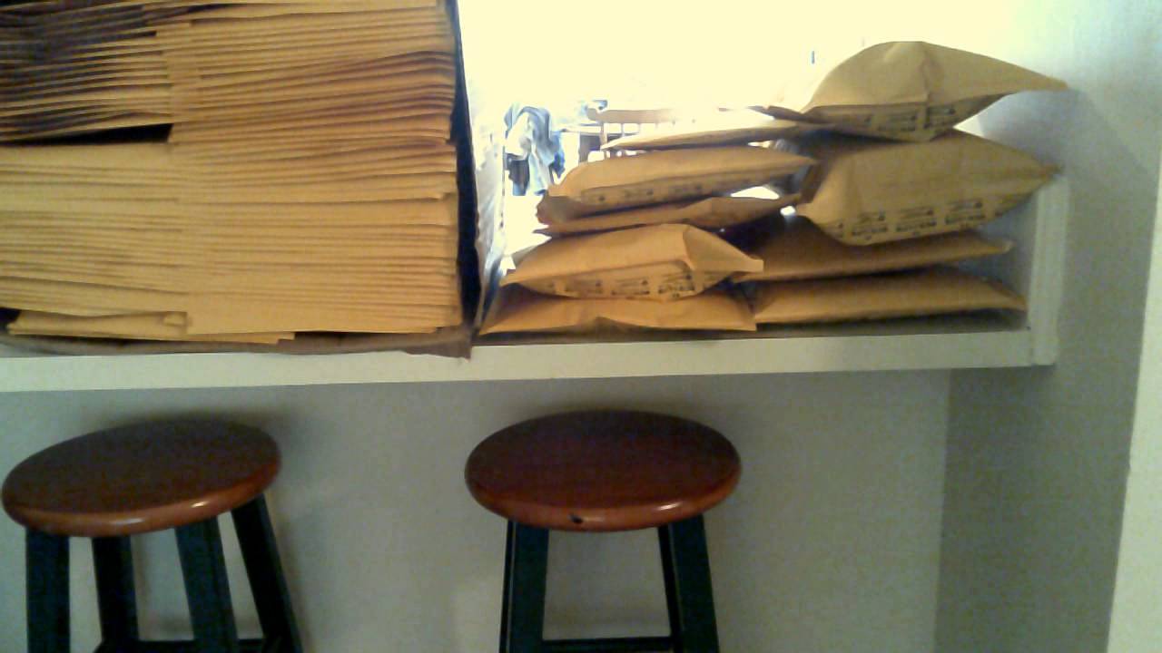 How I Make Money Selling On EBAY!!!!! Save Money On Shipping!!!!!!!!