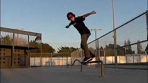 Backside Smith Grind [Super Slow-Motion]