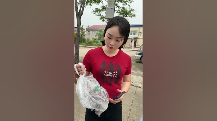 谁让你走路看手机，还看得这么入迷#我的搞笑家庭#劇情#生活#情感#shorts
