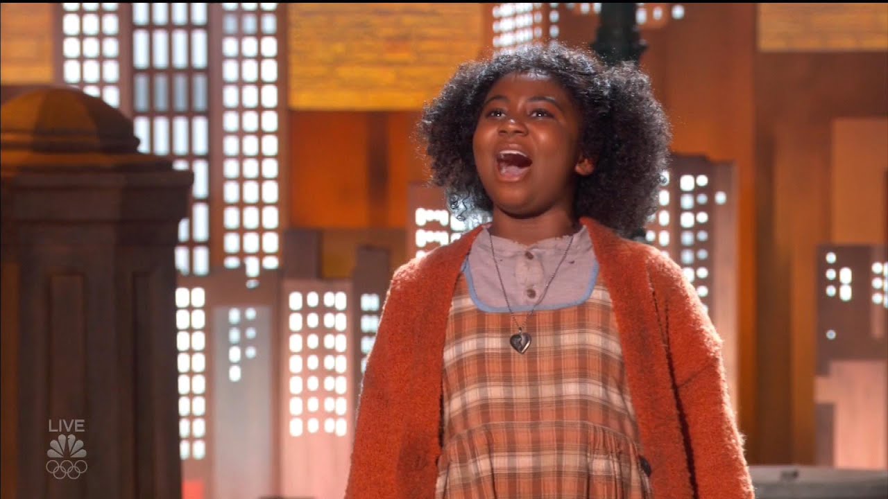 12-Year-Old 'Annie Live' Star Celina Smith Gets Rave Reviews - YouTube