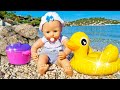 Baby born annabelle juega con sus juguetes en la playa vdeos para nias de las muecas bebs