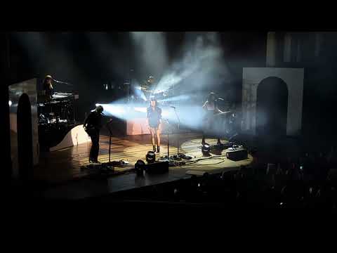 St. Vincent - Broken Man - De Roma, Antwerp 4.6.24 (live)