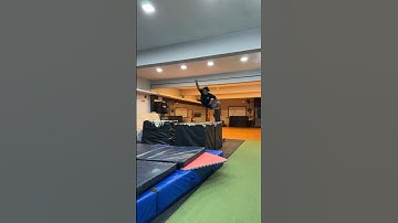 Dive Roll Madness! Which one is your fav? #parkourpaiyan #parkour #freerunning #diveroll #slowmo