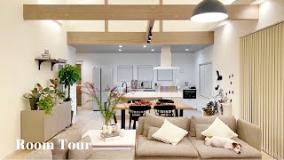 【ルームツアー】収納上手さんの快適に過ごす工夫が詰まった平屋｜掃除がしやすいを意識した家具選び｜DIYで海外風に・夫婦2人とわんちゃん・2LDK｜Room tour
