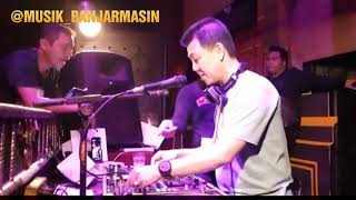 DJ DISANA MENANTI DISINI MENUNGGU VS PUJA-PUJA BREAKFUNK DJ FREDY ATHENA BANJARMASIN