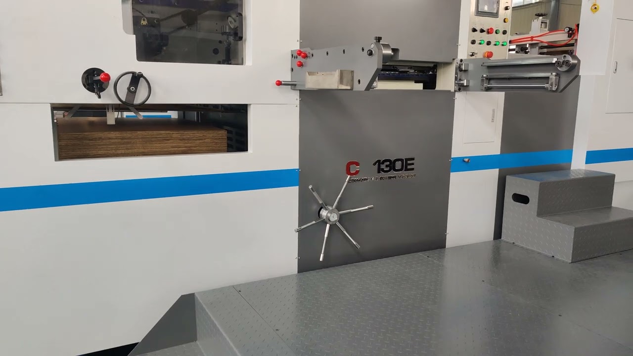 Ayıklamalı Otomatik Kutu Kesim Makinası