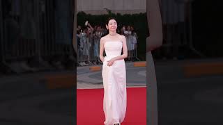 찰떡 드레스 입고 나타난 박지현