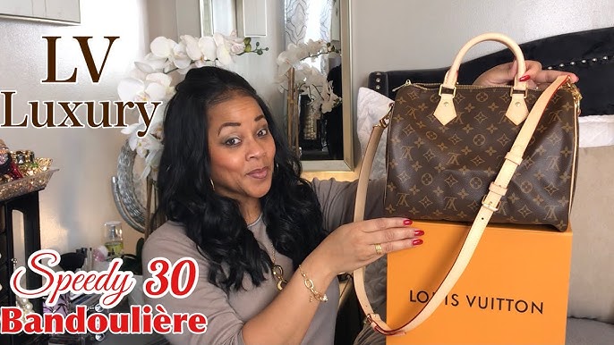 What's in my purse + Louis Vuitton Speedy Bandouliere 30 review - Katherine  Andrea