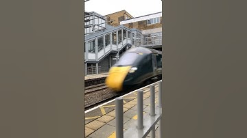 Class 387 and Class 800 passing Ealing Broadway #nationalrail #class387 #class800 #trainpassing #ebd