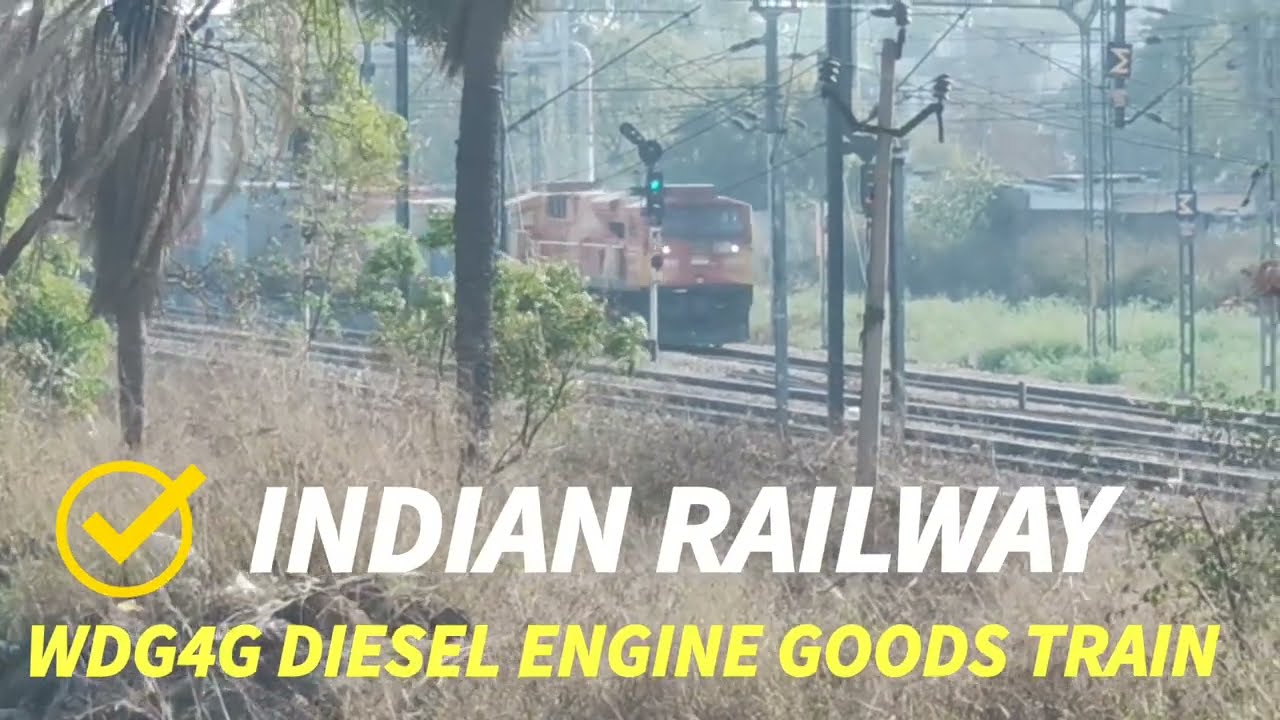 WDG4G DIESEL ENGINE V/S WAG12B ELECTRIC ENGINE 🚂-GOODS TRAIN INDIAN RAILWAY || NEW TOWN FARIDABAD 