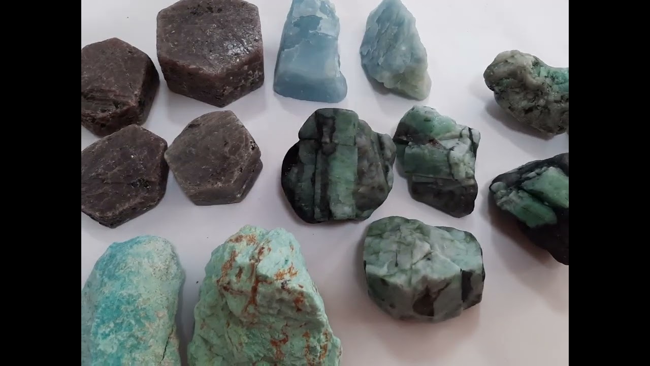 Rubi, Água Marinha, Esmeralda e turquesa, pedras brutas pedras preciosas Ruby aquamarine emerald