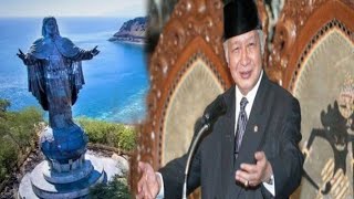 Patung Cristo Rei Patung ini dibangun Presiden Soeharto pada tahun 1996..