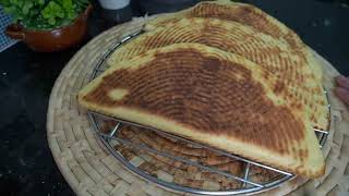 مطبخ ام وليد عندك غير بصل و طوماطيش في الدار ماتسلكك غير كسرة محشية خفيفة و بنينة الله الله