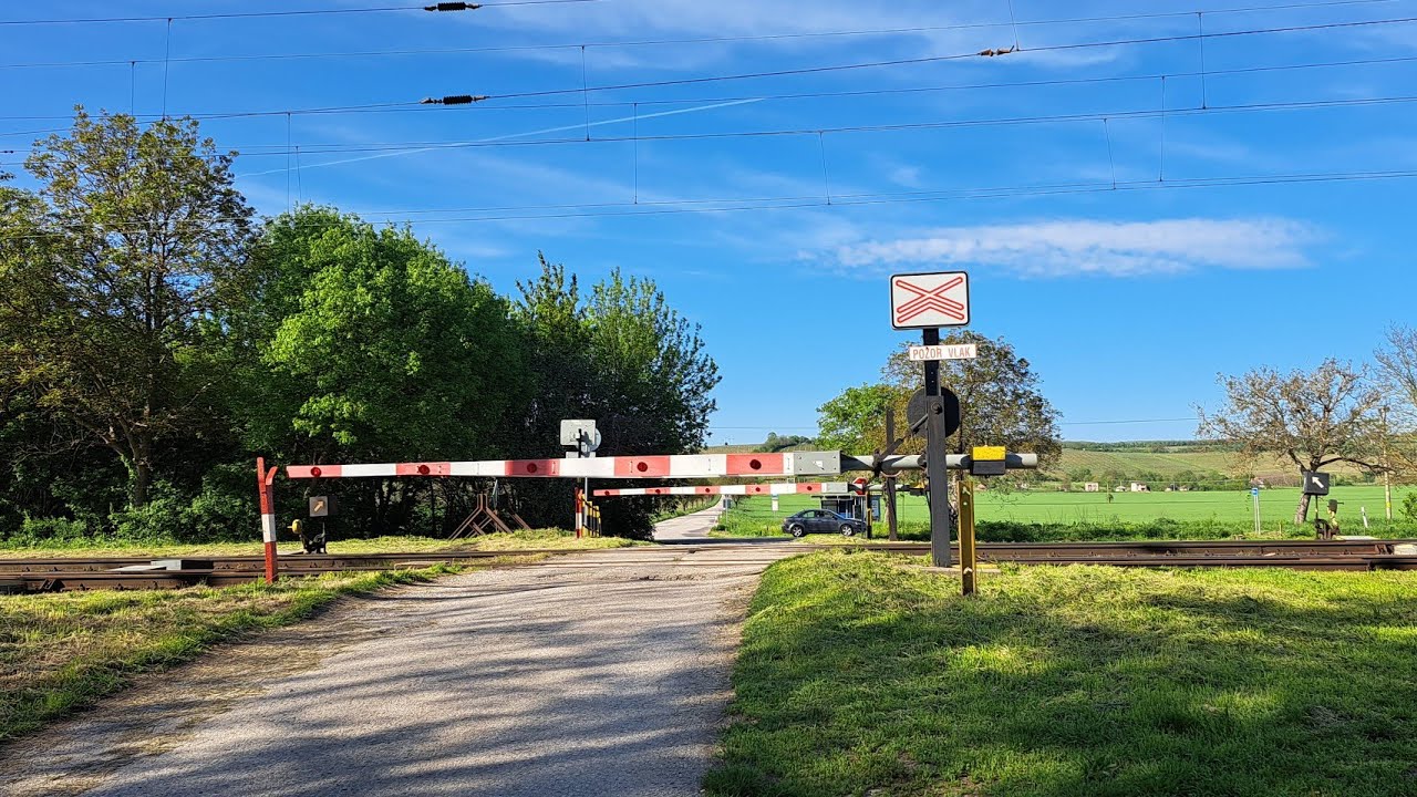 Železničné priecestie/Mechanické závory Mužla (Slovakia) 26.4.2025