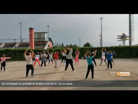 GLI STUDENTI A LEZIONE DI SPORT A SCUOLA | 25/11/2022