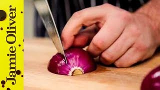 How To - cнop an onion, with Jamie Oliver's mate Pete