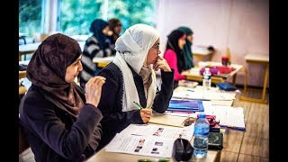 В Норвегии готовят законопроект о запрете паранджи в учебных заведениях В Норвегии готовят законопроект о запрете паранджи в учебных заведениях