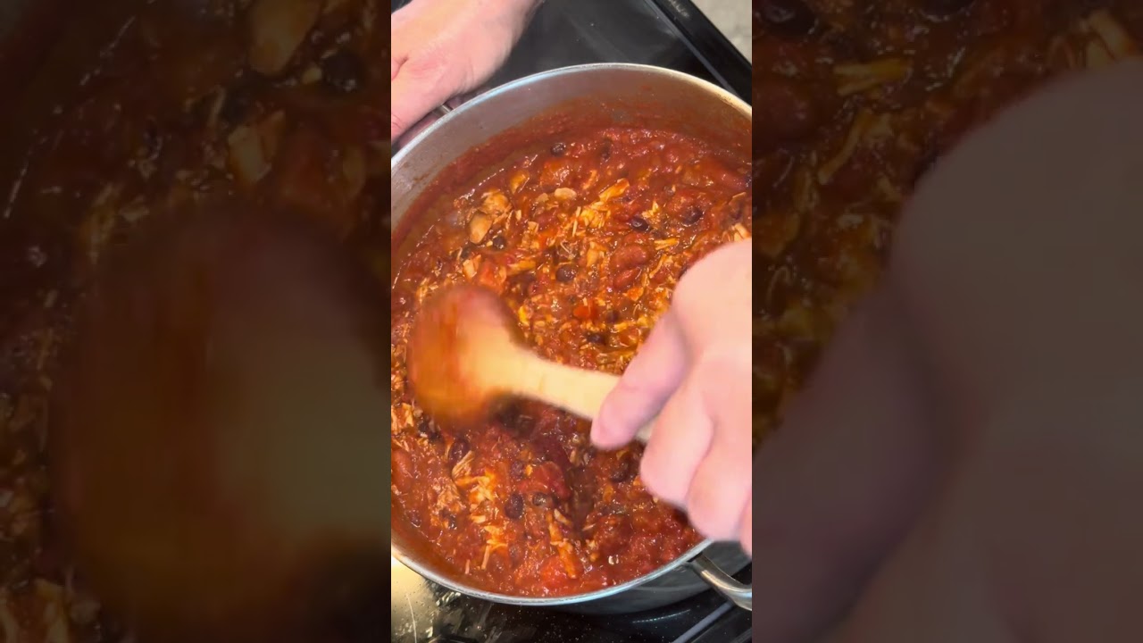 Chicken Chili comfort in a bowl 🫑🍲 