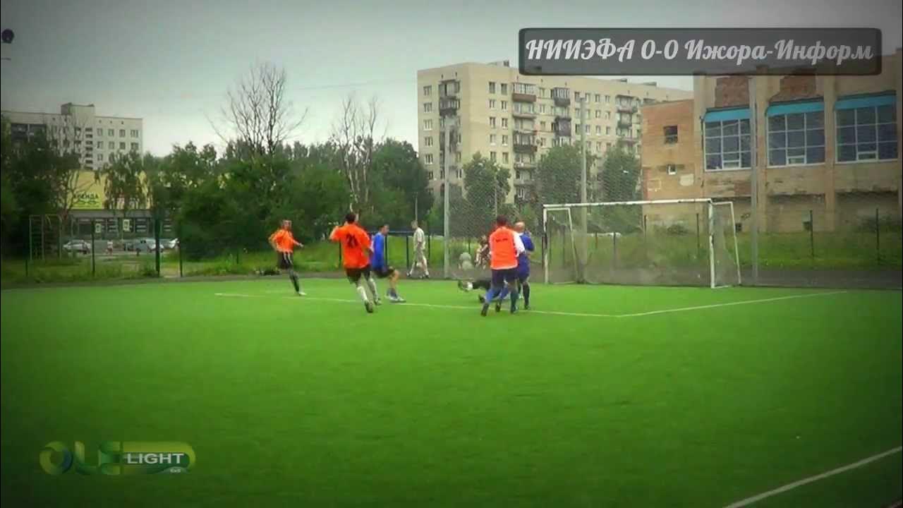 Таганский парк футбольное поле. Футбол левый берег. Стадион в никольском воронеж. Футбол левый берег. Футбольное поле стадион.
