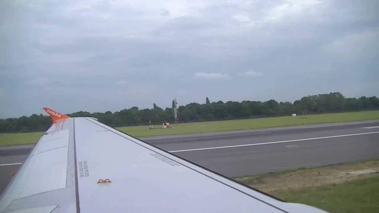 easyJet A319 Inside Landing at London Gatwick Airport