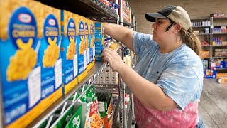 One of world's richest companies forcing employees to food bank