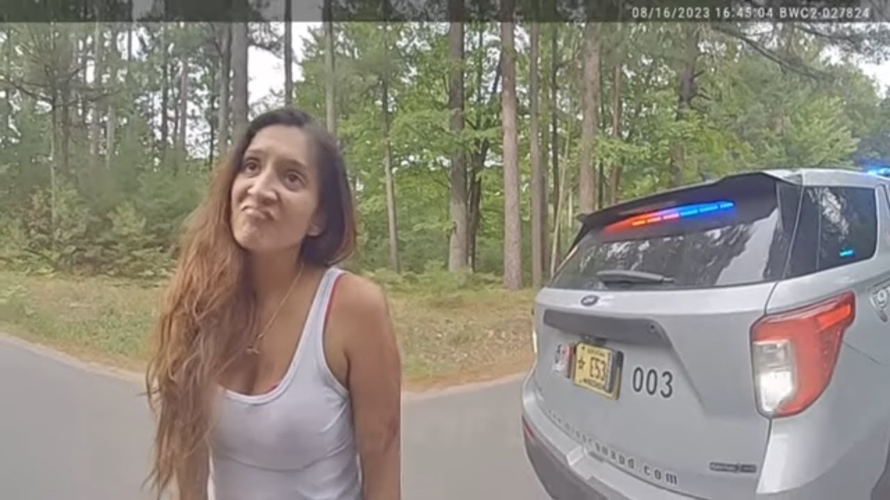 Пьяная «Королева» пытается уйти от полиции, перевернув машину