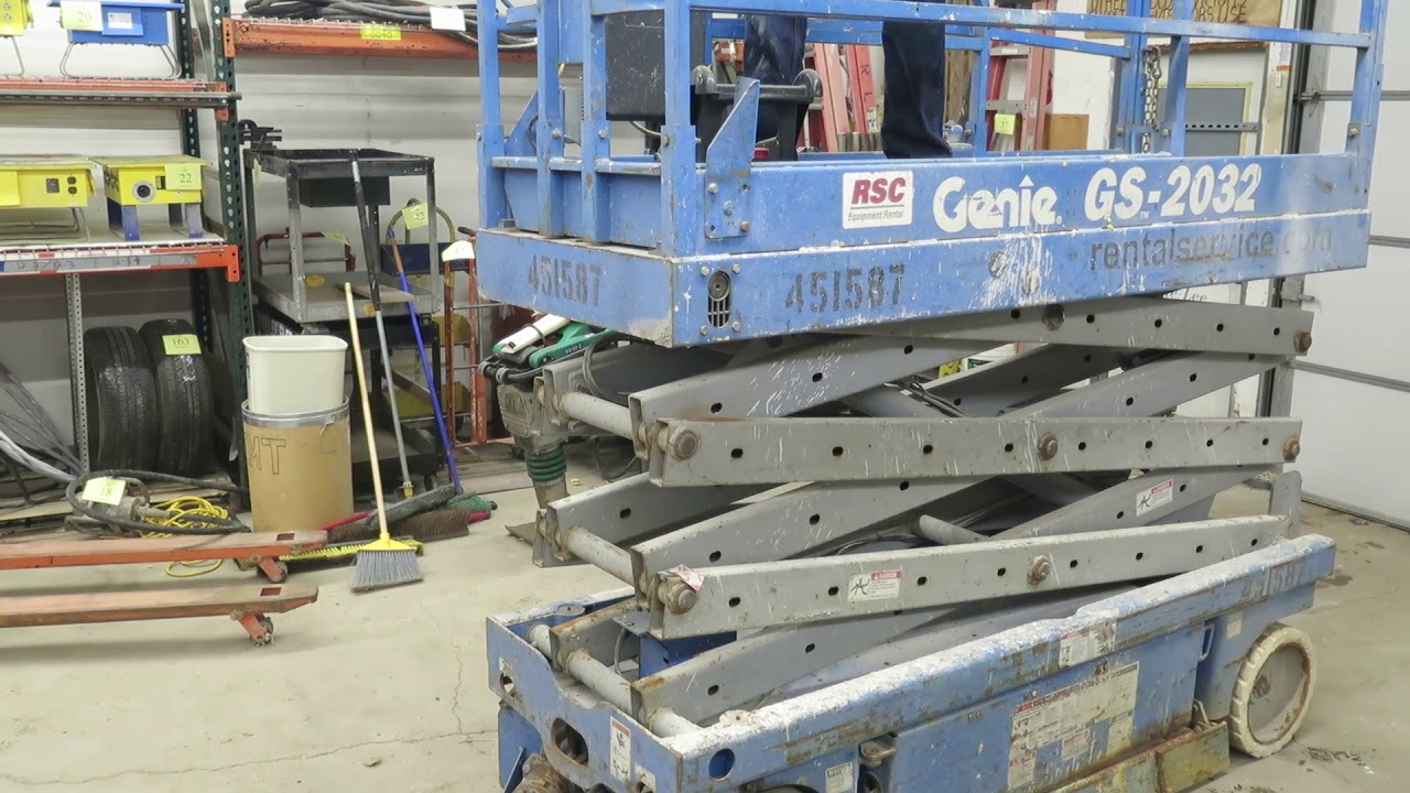 Genie GS2032 electric scissor lift YouTube