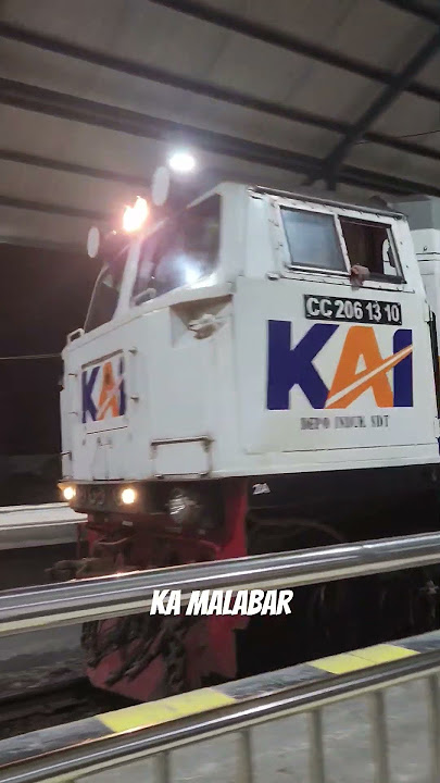 Pernah naik KA Malabar? seperti ini penampakannya saat tiba di stasiun kediri #railfan