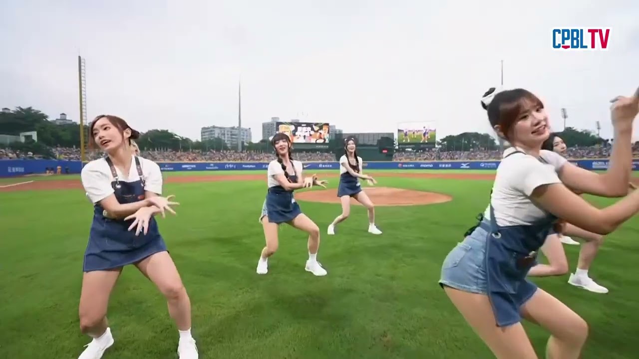 06/07 中信 VS 富邦 賽前，Fubon Angels帶來精彩的開場舞蹈