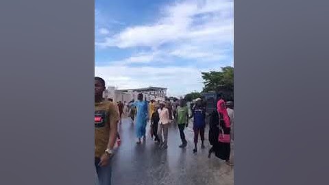 توافد جماهيري كبير لحضور مسابقة القرآن الكريم في استاذ تنزانيا