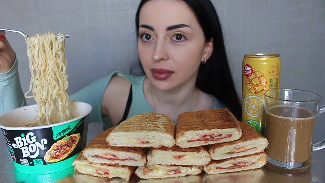 ЕДЕМ В ДЕРЕВНЮ 👌😜 Mukbang тосты Ayka Emilly - YouTube