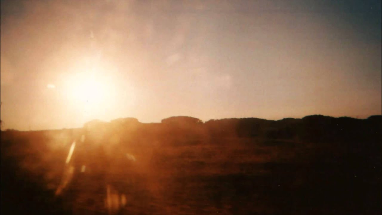 Nefeli Walking Undercover - 1041AK (Finders, keepers)