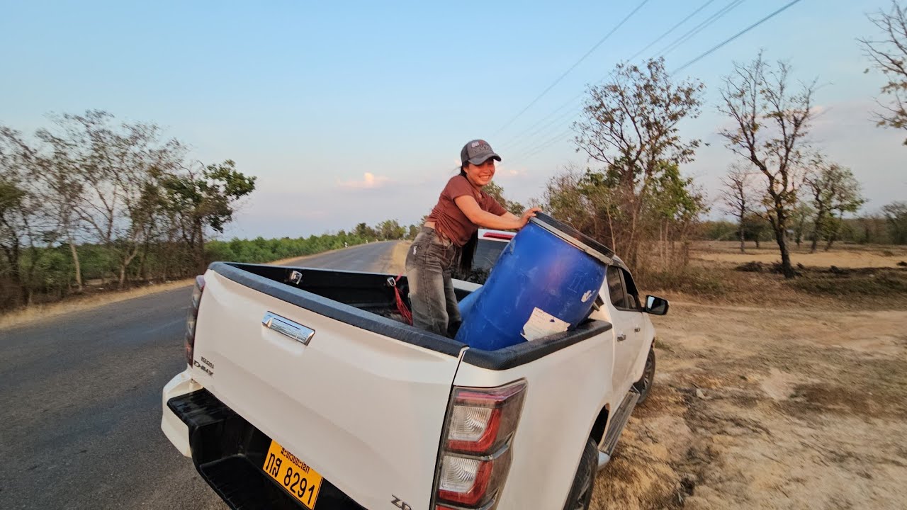 นาทีหวาดเสียว 2 คนกับน้องน้อยระหว่างขนน้ำ 3 มีนาคม ค.ศ. 2026