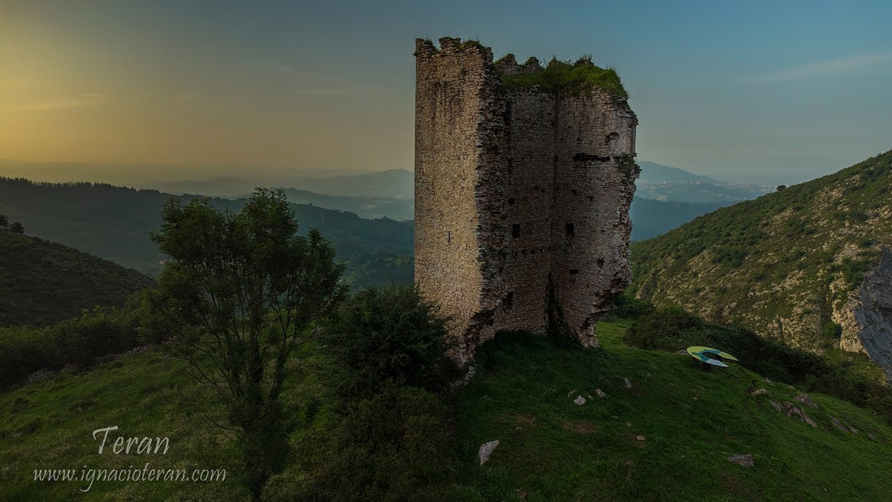 CIELOS DEL PARAÍSO "EL TORREON DE PEÑERUDES" A VISTA DE DRON