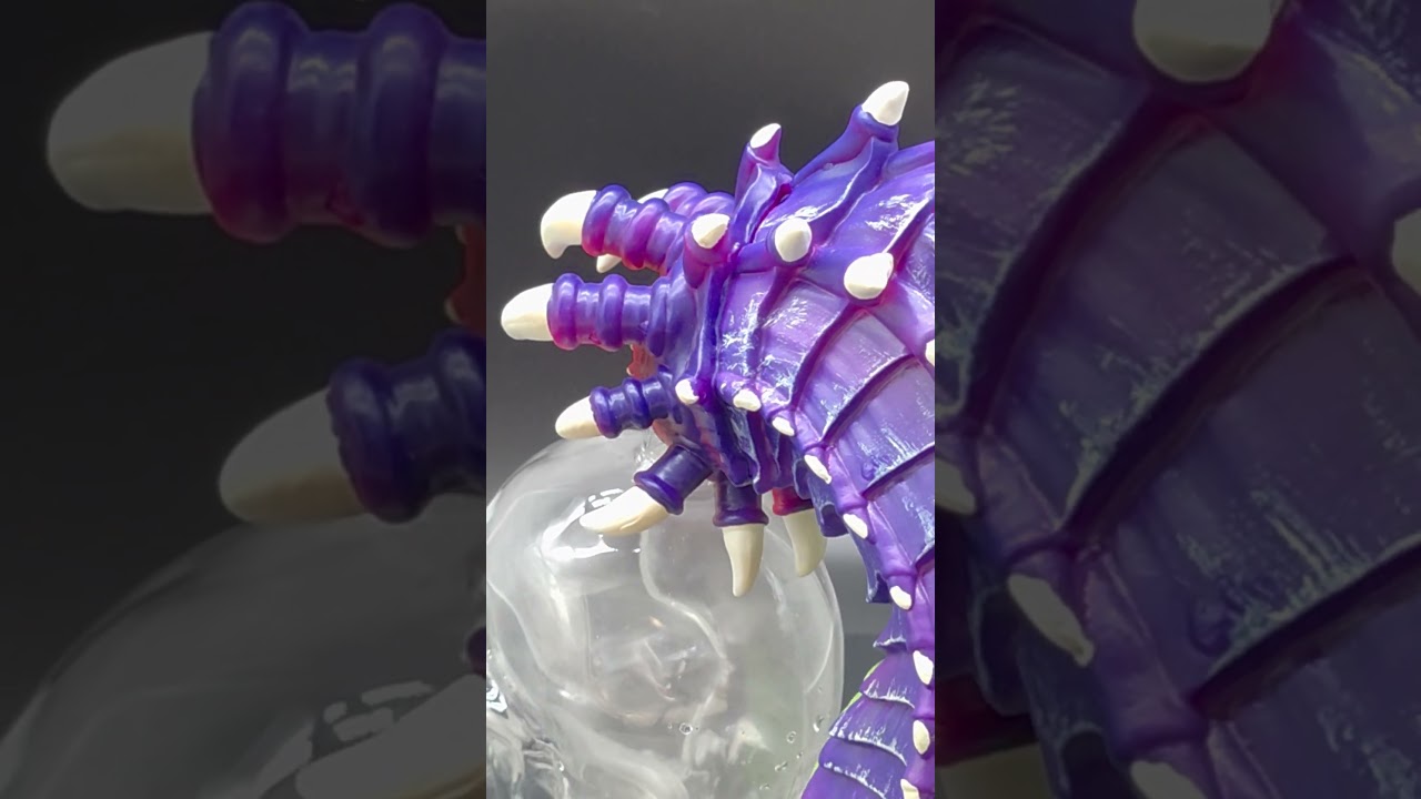 Cosy Molds 9.8″ Death Sandworm Water Pipe in all it's beauty!