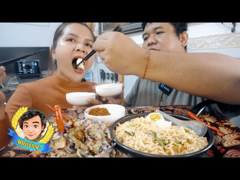 LunchTime at Office With My Sweety #EatingShow #CoupleShow