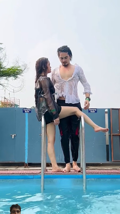 Aaj bule Hai pani paniππ₯° #sanaya Sameer #shorts #viral #swimming #pool #romance