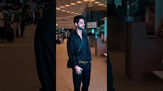 Wait for the transition..." 🎬​#karanaujla  #BollywoodMelody #JaneJana #AirportLook #trending2026