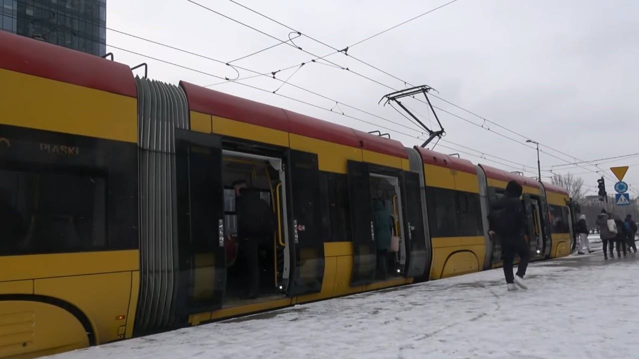 Trams in Warsaw Poland (2026) || Rondo Daszyńskiego